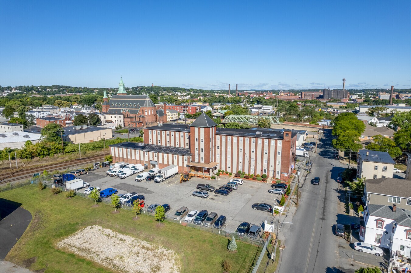 49 Blanchard St, Lawrence 01843 UK