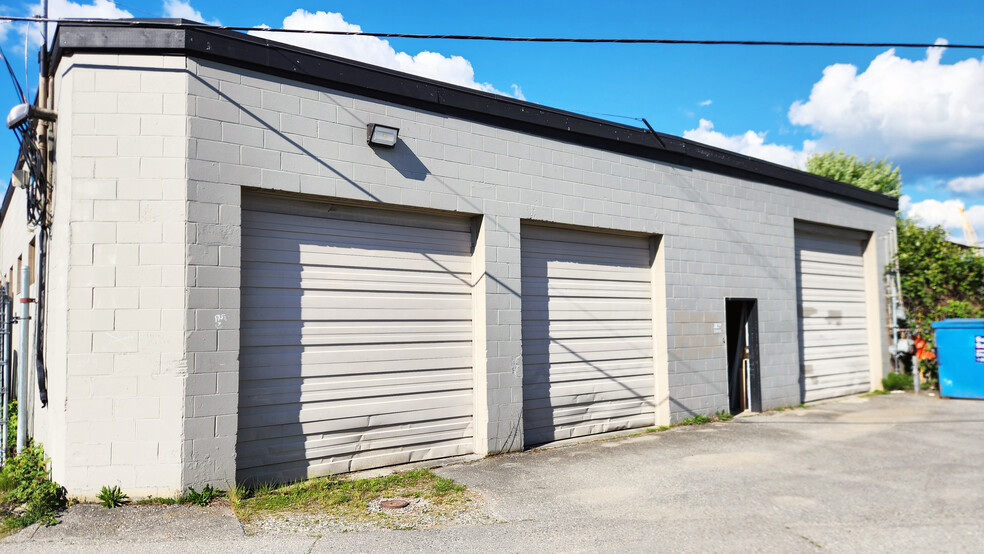 20130 Industrial Ave, Langley, BC for sale - Building Photo - Image 3 of 15