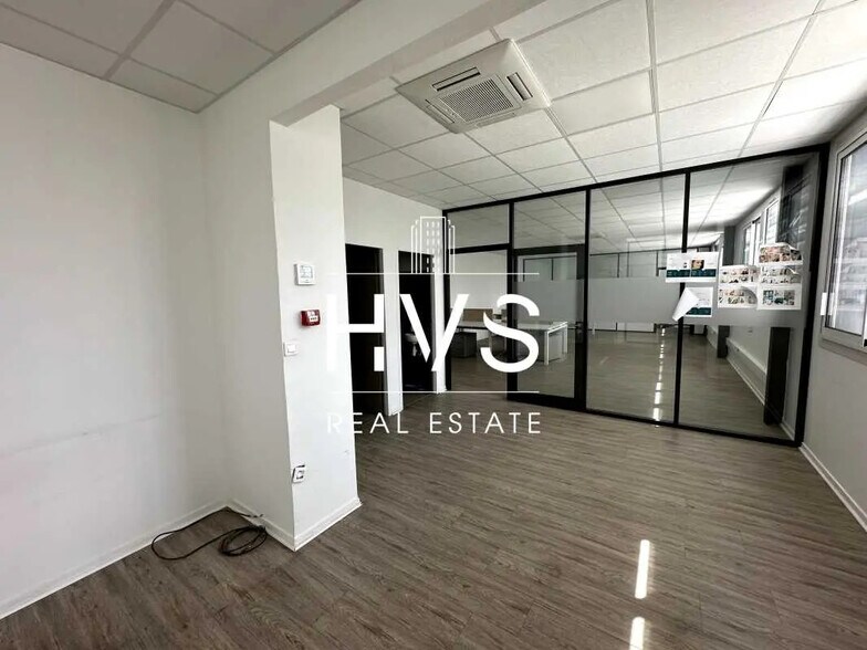 Industrial in Aix-en-Provence to rent - Interior Photo - Image 3 of 19