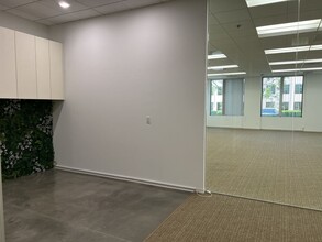 47 Discovery, Irvine, CA for rent Building Photo- Image 2 of 10