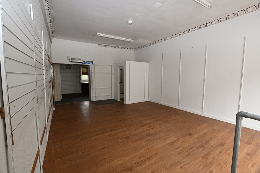 17 High St, Dunblane to rent - Building Photo - Image 2 of 5