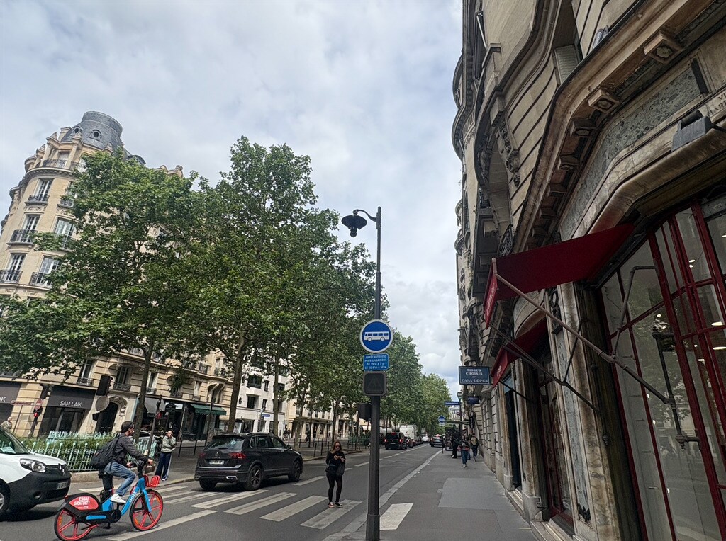 Retail in Paris to rent Building Photo- Image 1 of 3