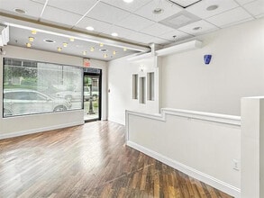 856 Kinderkamack Rd, River Edge, NJ to rent Interior Photo- Image 2 of 13