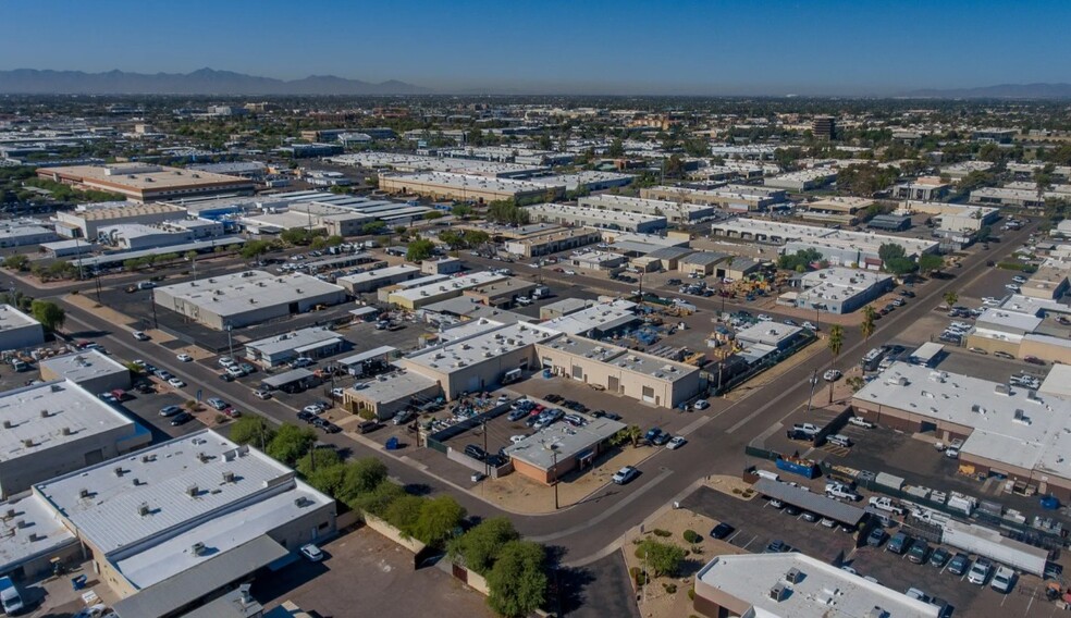 11200 N 21st Ave, 2101 & 2115 W Shangri La Rd, Phoenix, AZ for rent - Building Photo - Image 3 of 14