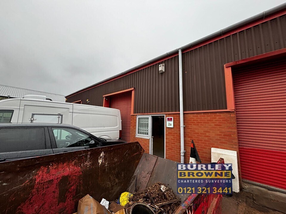 Lichfield Rd, Brownhills to rent Building Photo- Image 1 of 11