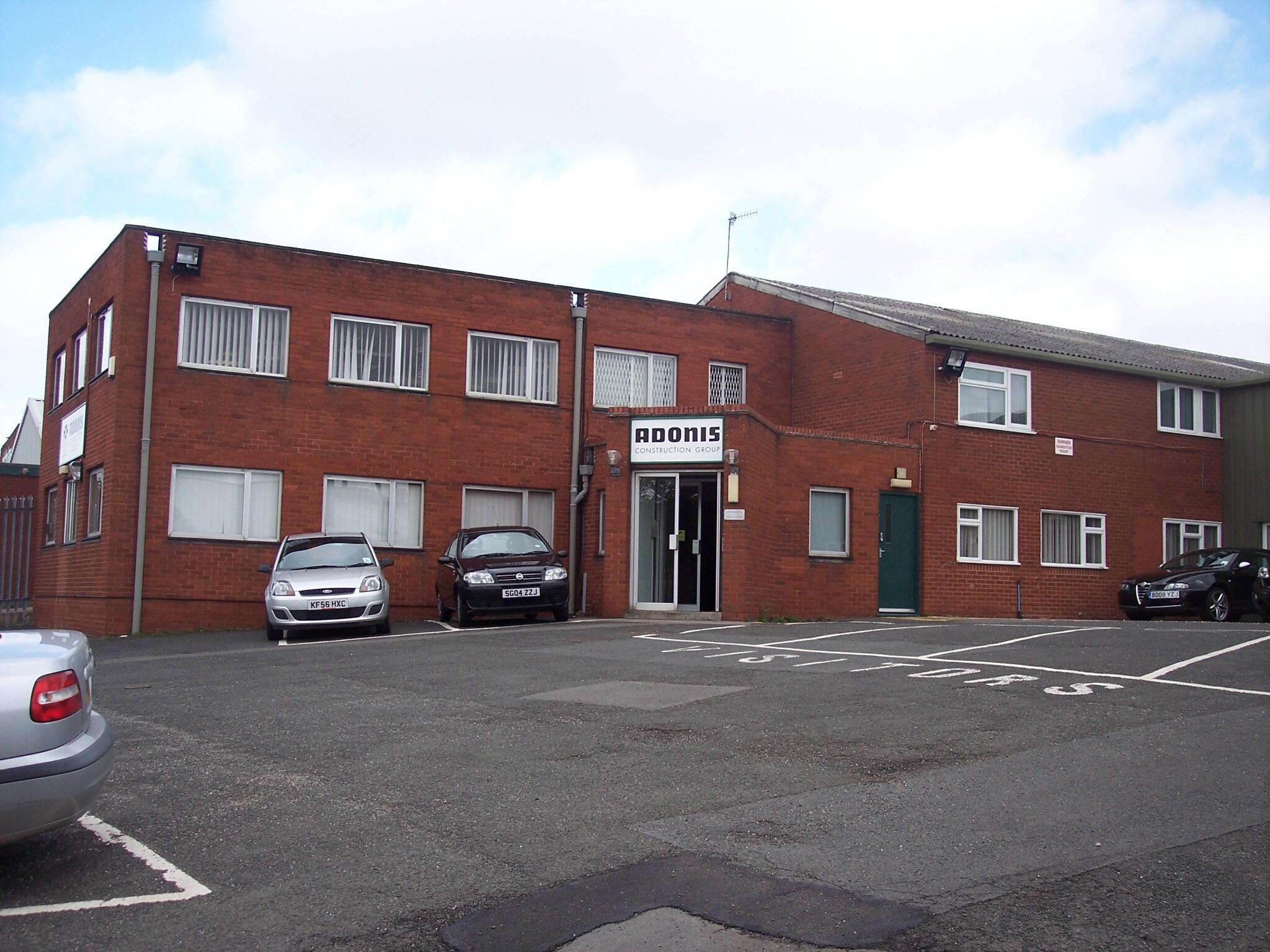 Ham Ln, Kingswinford for sale Primary Photo- Image 1 of 1