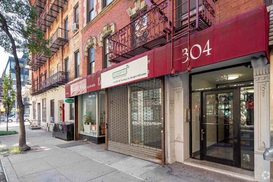 304-308 E 62nd St, New York, NY for rent - Building Photo - Image 1 of 8