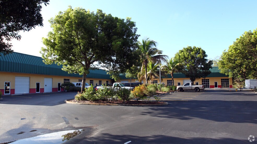 1430 Rail Head Blvd, Naples 34110 UK