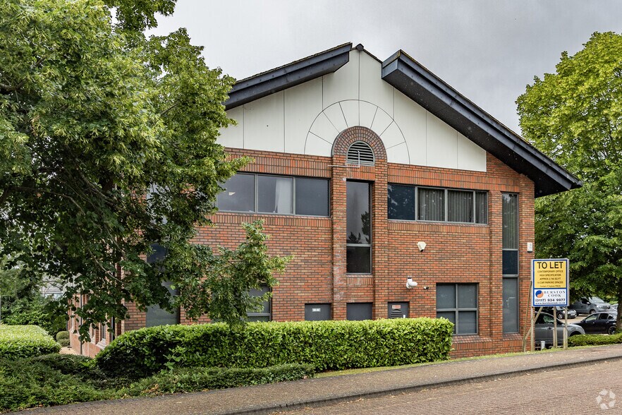190 Aztec W, Almondsbury to rent - Building Photo - Image 3 of 3