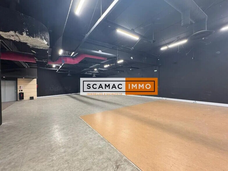 Industrial in Ivry-sur-Seine to rent - Interior Photo - Image 2 of 9