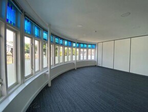 Lower Teddington Rd, Kingston Upon Thames to rent Interior Photo- Image 1 of 5