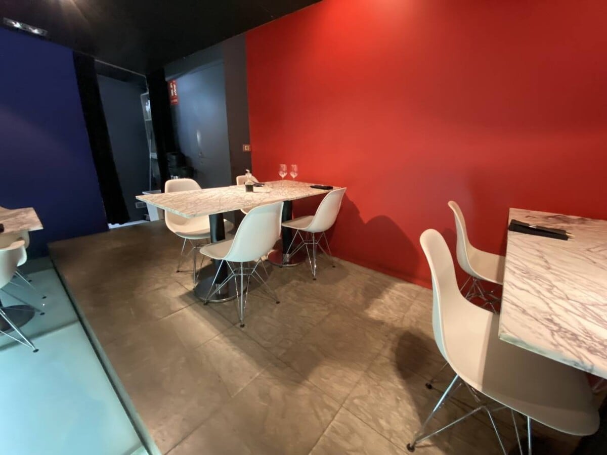 Barcelona, BAR 08036 - Unit - -  - Interior Photo - Image 2 of 8