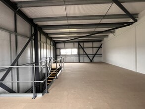 De Havilland Rd, Clyst Honiton to rent Interior Photo- Image 2 of 2