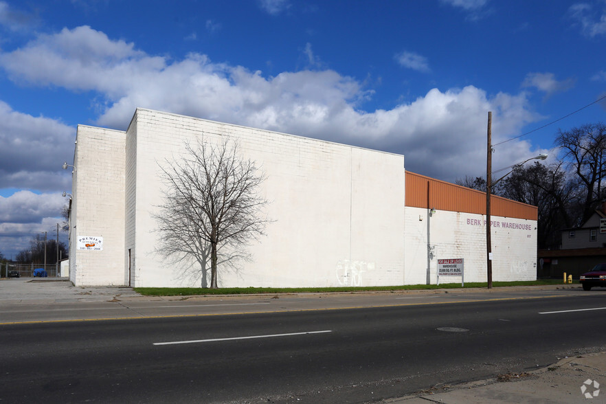 809 E Market St, Warren, OH for sale - Primary Photo - Image 1 of 1