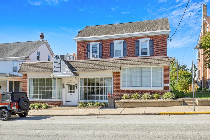 220 N Main St, Souderton, PA for rent - Building Photo - Image 1 of 1