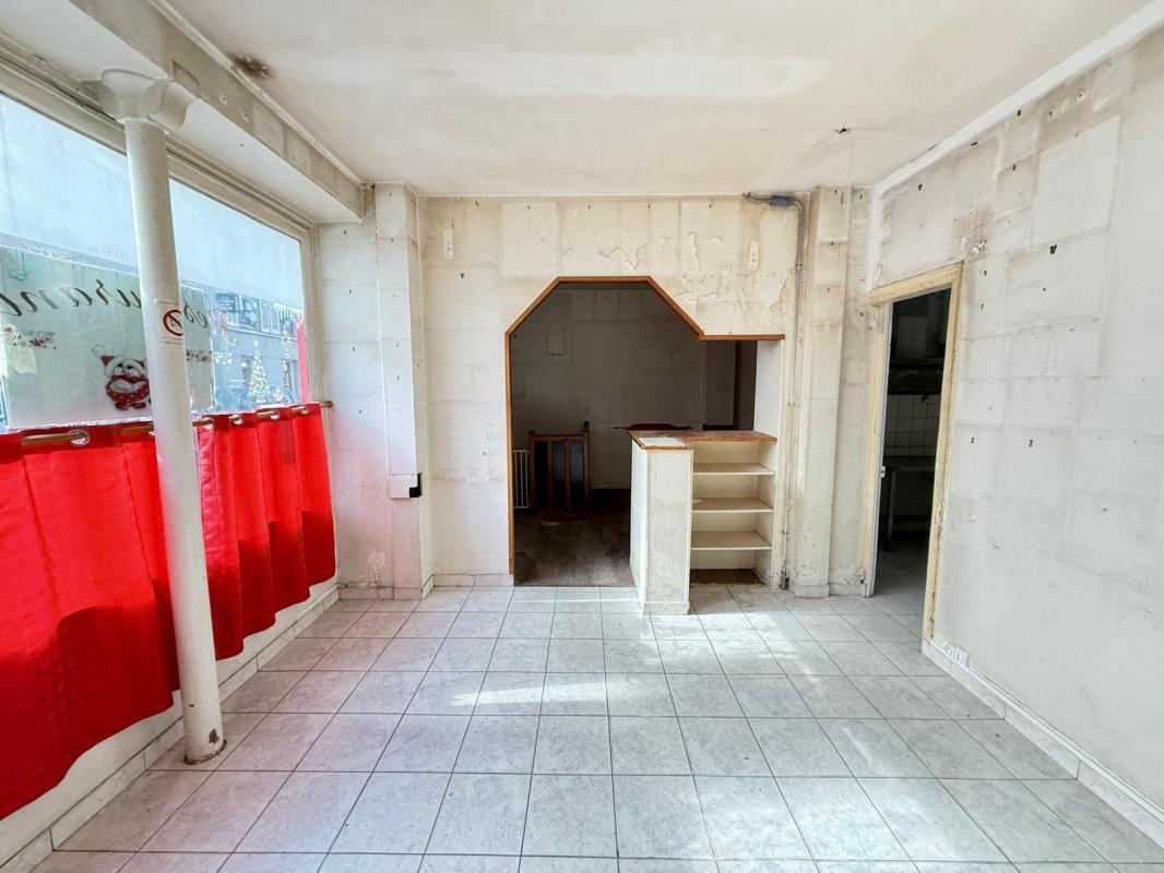 Light Industrial in Paris to rent Interior Photo- Image 1 of 7