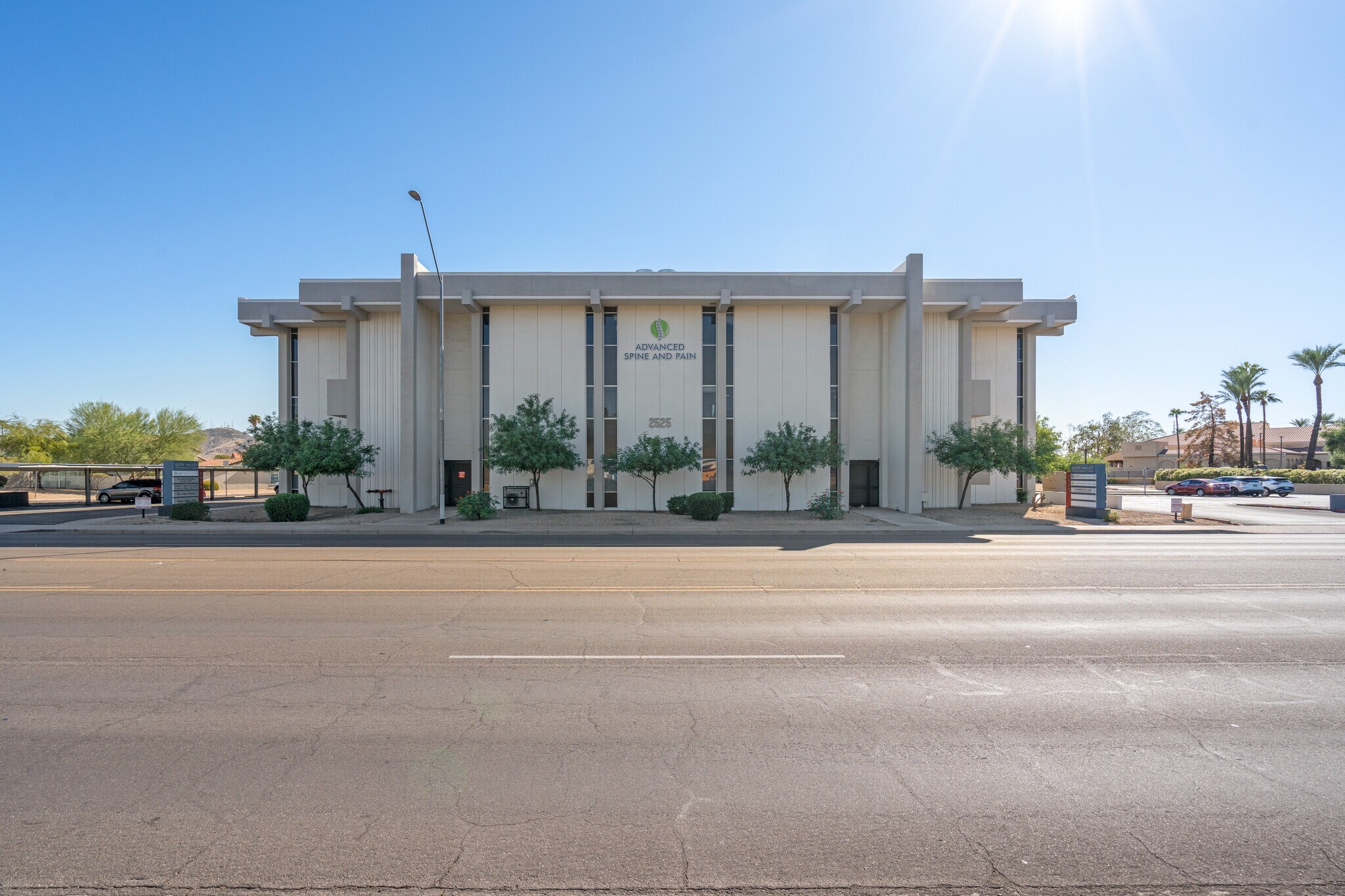 2525 W Greenway Rd, Phoenix, AZ to rent Building Photo- Image 1 of 9