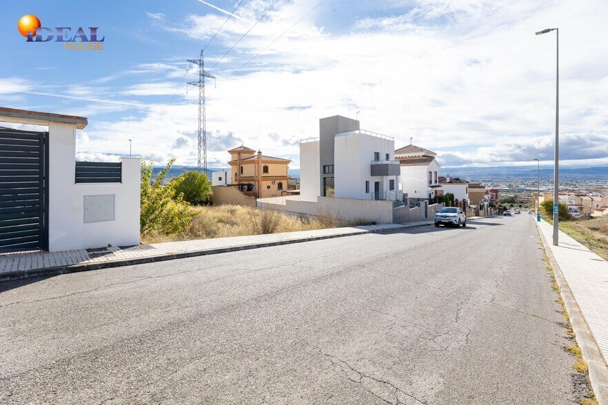 Avenida Cerro Alfonsico, 20, Peligros, Granada for sale - Building Photo - Image 2 of 18