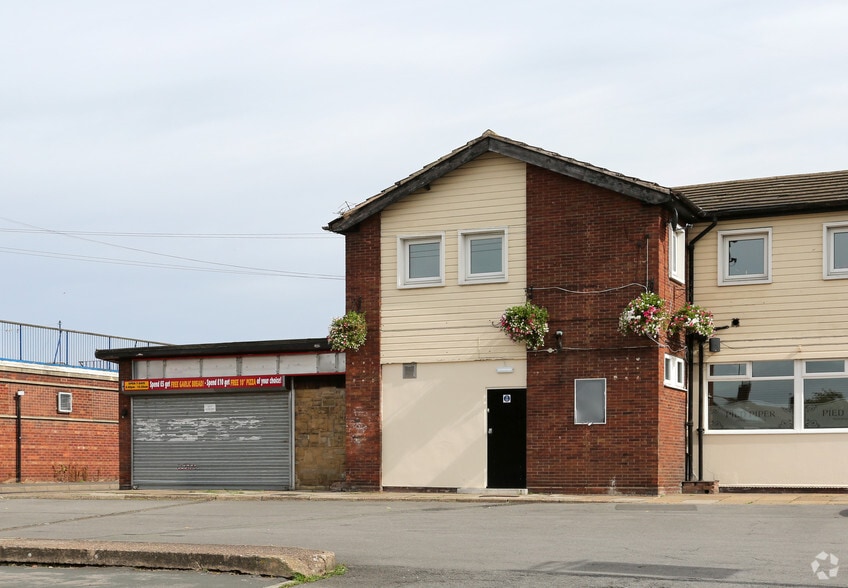 103-103A Willoughby Rd, Scunthorpe to rent - Building Photo - Image 2 of 2