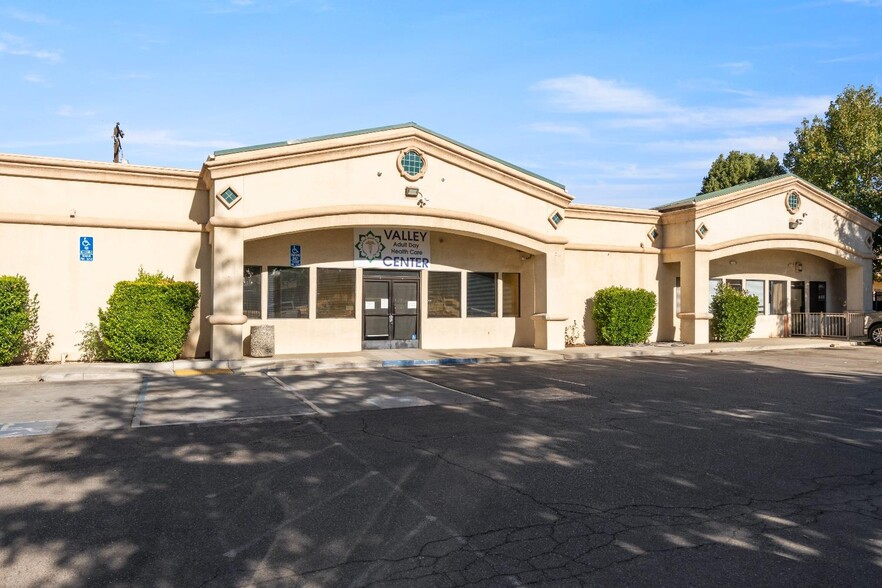 1052 C St, Fresno, CA for sale - Building Photo - Image 1 of 35