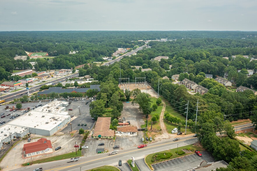 3960 Rockbridge Rd, Stone Mountain, GA for rent - Building Photo - Image 3 of 11