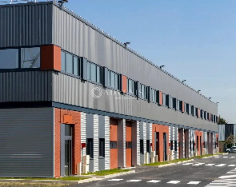 Light Industrial in Corbeil-Essonnes to rent Building Photo- Image 1 of 6
