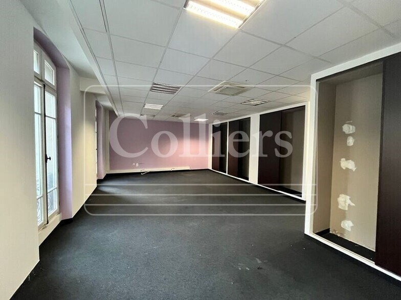 Office in Marseille to rent - Interior Photo - Image 2 of 8