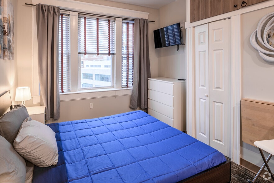 3 Cottage Ave, Quincy 02169 Nova Suites UK