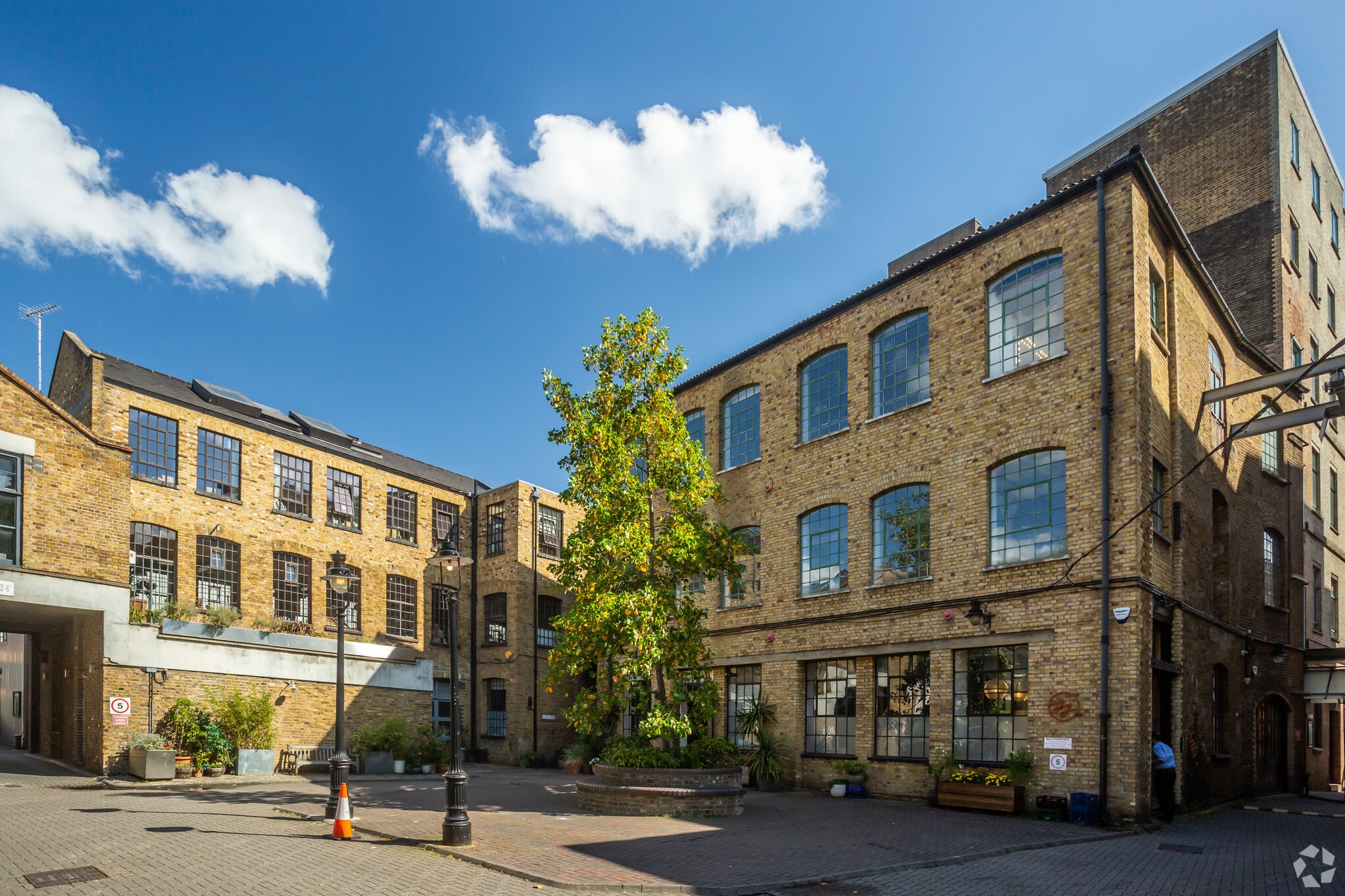 8-11 Hackney Rd, London for sale Building Photo- Image 1 of 1