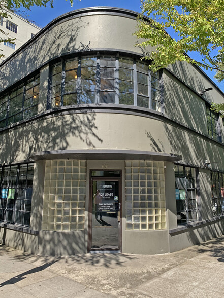 1321-1321 NW Hoyt St, Portland, OR for rent - Building Photo - Image 1 of 4