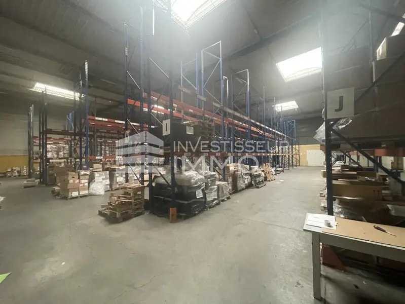 Light Industrial in Torcy to rent Interior Photo- Image 1 of 9