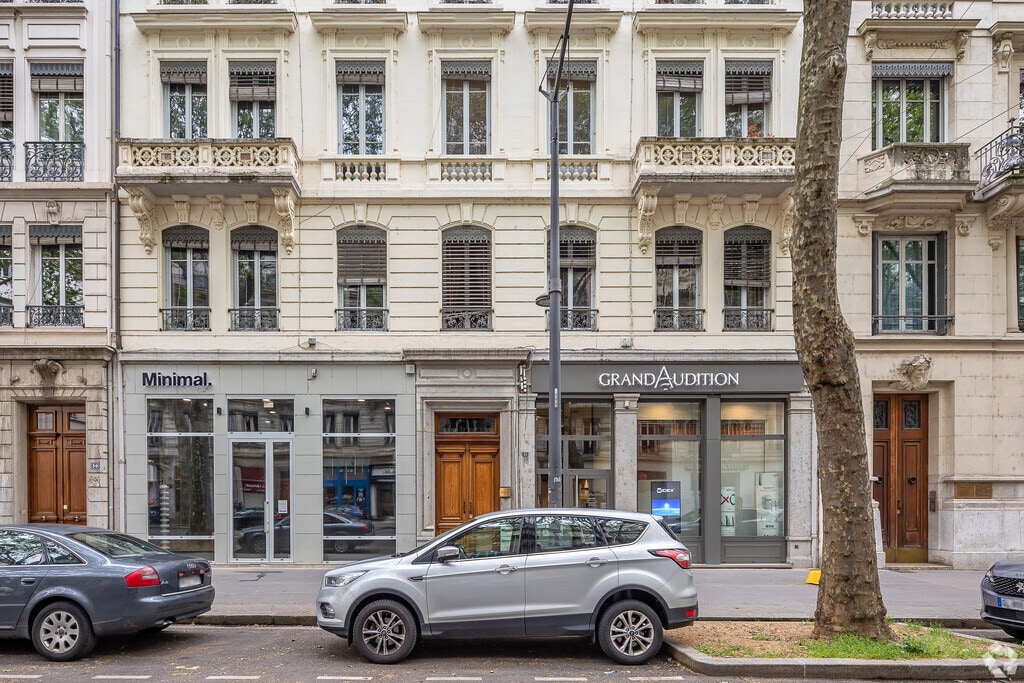 Location Commerce 118 m² - Photo 1