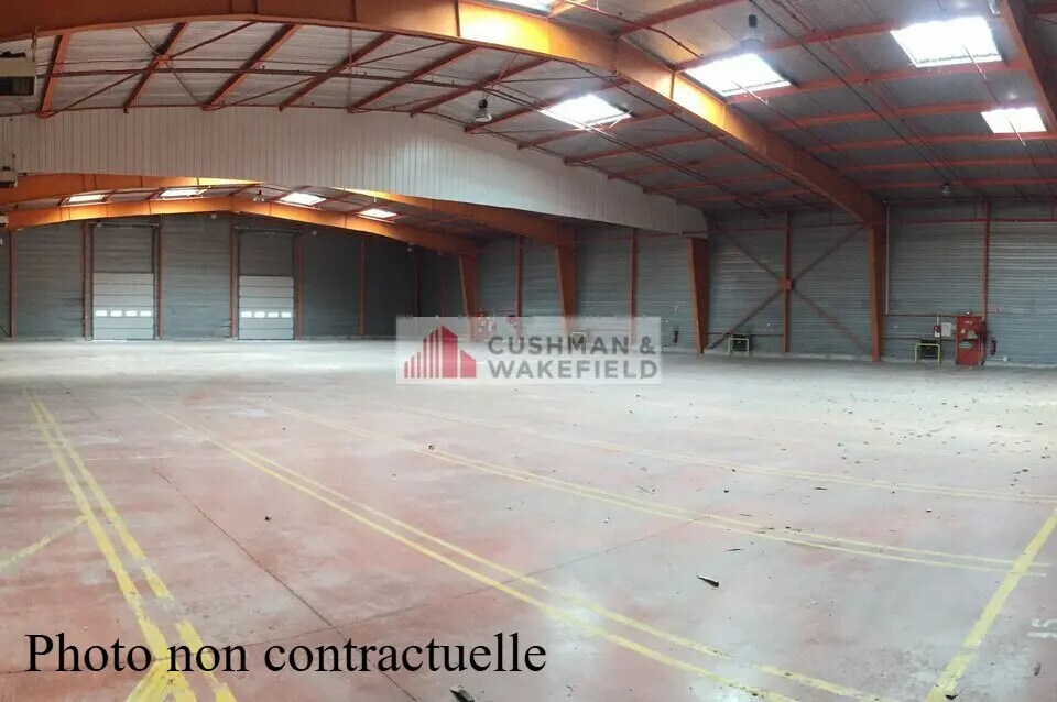 Location Local d'activités 2 297 m² - Photo 1