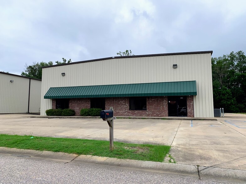 295 Scotland Dr, Alabaster, AL for sale - Building Photo - Image 1 of 1