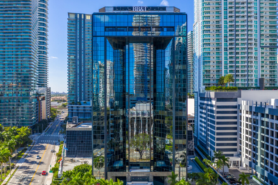 1200 Brickell Ave, Miami, FL for rent - Building Photo - Image 1 of 4