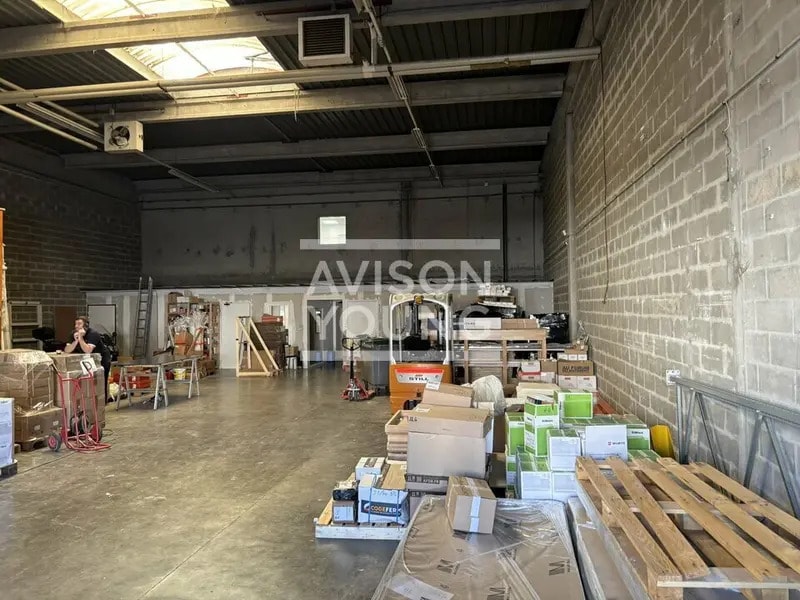 Light Industrial in Gennevilliers to rent Interior Photo- Image 1 of 8