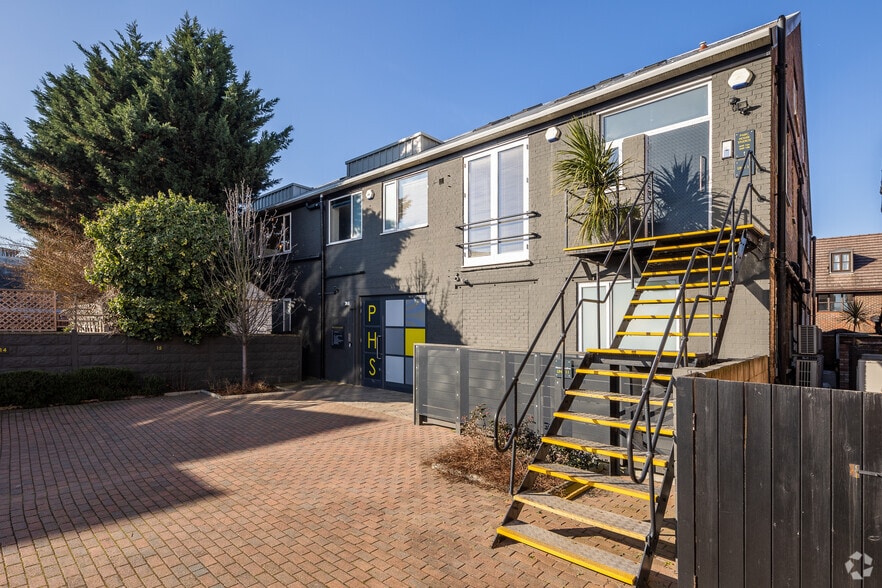 25-37 Cowleaze Rd, Kingston Upon Thames to rent - Building Photo - Image 2 of 14