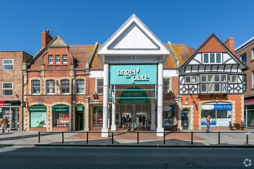 Shopping Centre, Bridgwater to rent - Primary Photo - Image 1 of 8