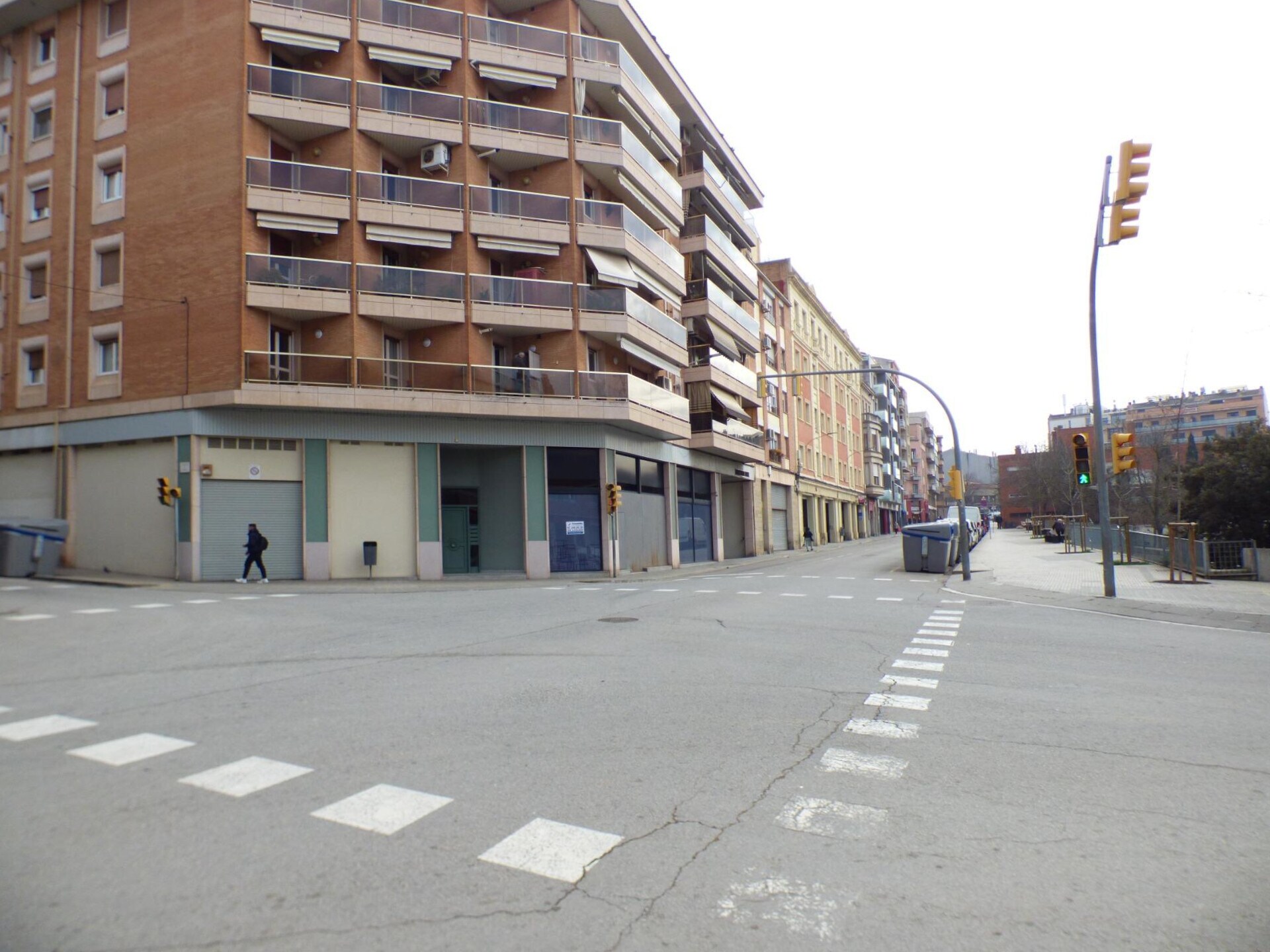 Retail in Manresa, Barcelona to rent Primary Photo- Image 1 of 2
