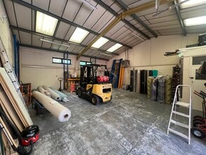 6-8 Station Rd, Dunmow to rent Interior Photo- Image 2 of 2