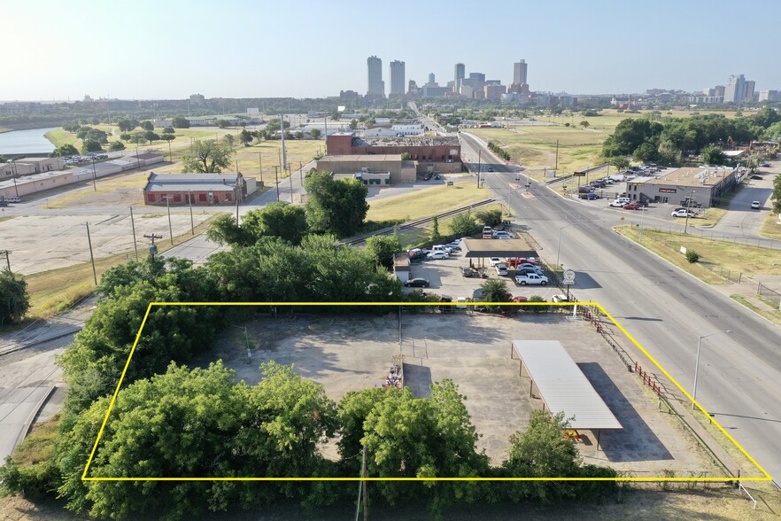 1106 N Main St, Fort Worth, TX for sale - Building Photo - Image 1 of 1