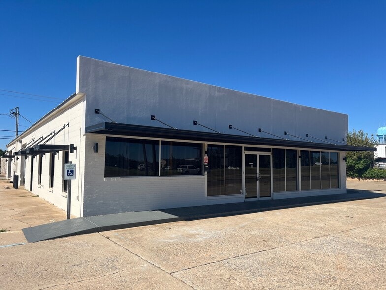 7301 N Classen Blvd, Oklahoma City, OK for rent - Building Photo - Image 1 of 11