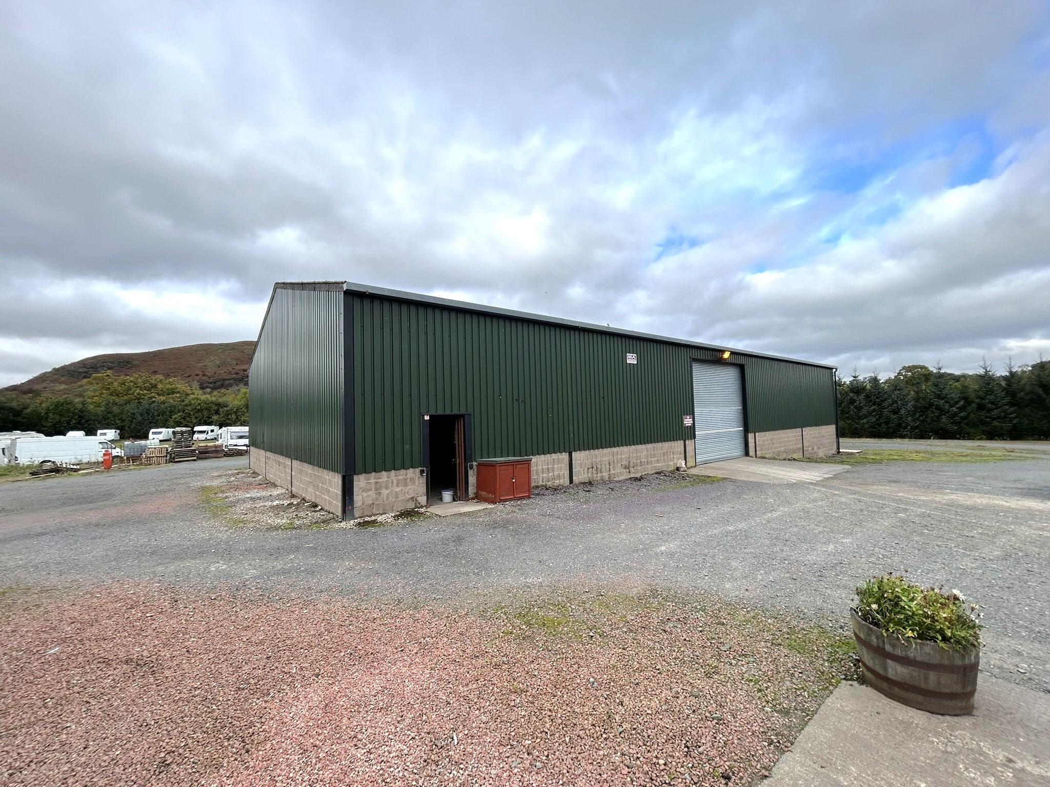 Camling, Thornhill to rent Primary Photo- Image 1 of 2