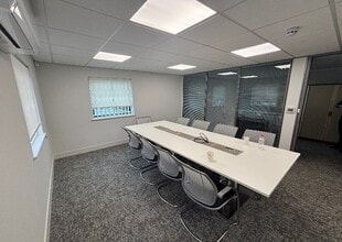 Hortons Way, Westerham to rent Interior Photo- Image 2 of 6