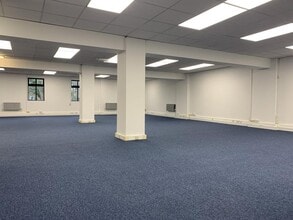 7 Kings Rd, Southsea to rent Interior Photo- Image 1 of 5