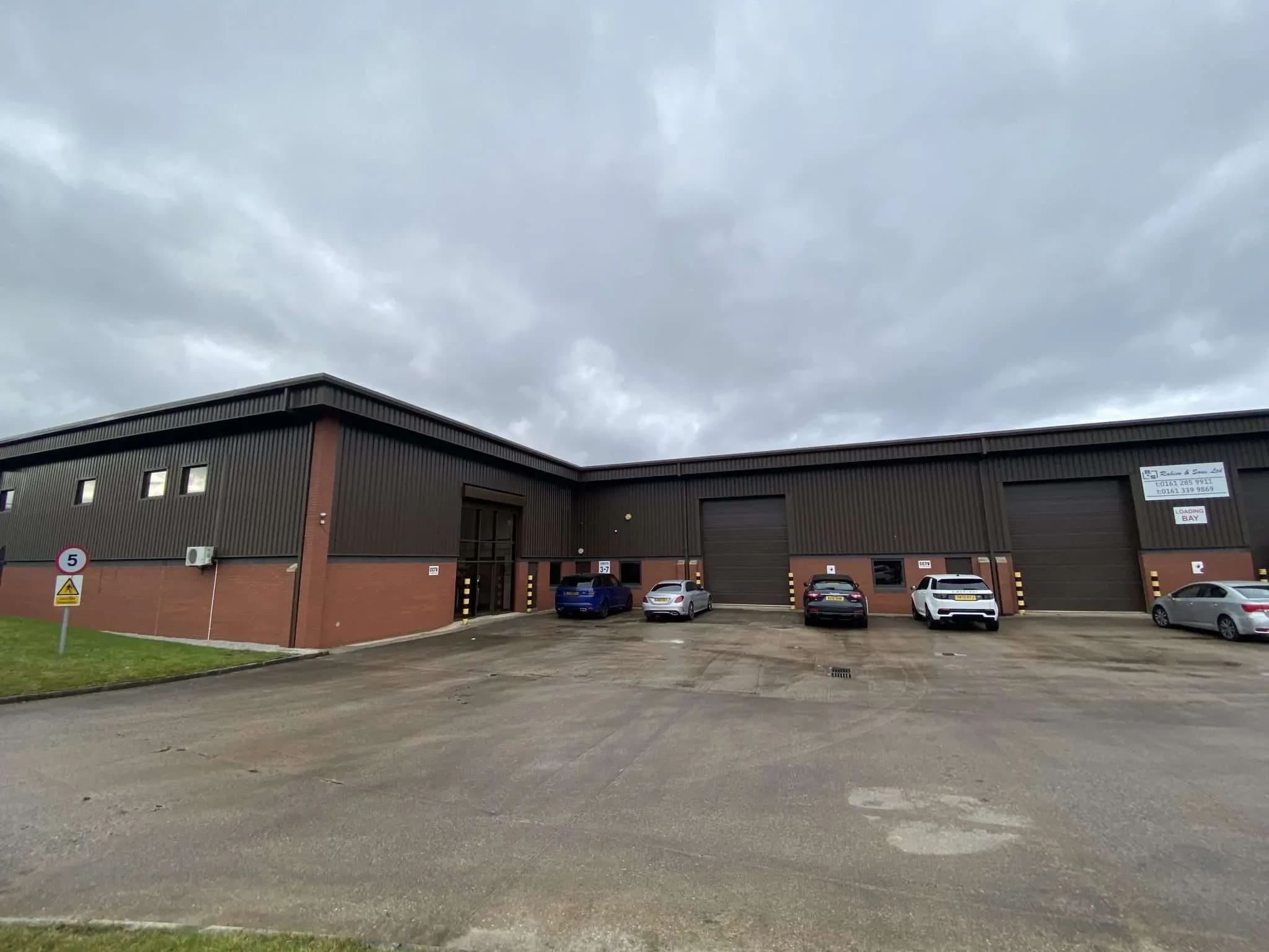 Littlemoss Rd, Manchester to rent Building Photo- Image 1 of 4