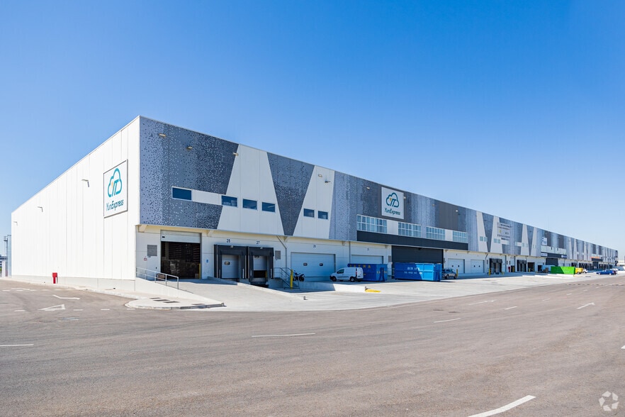 Industrial in Madrid, Madrid for rent - Building Photo - Image 1 of 2