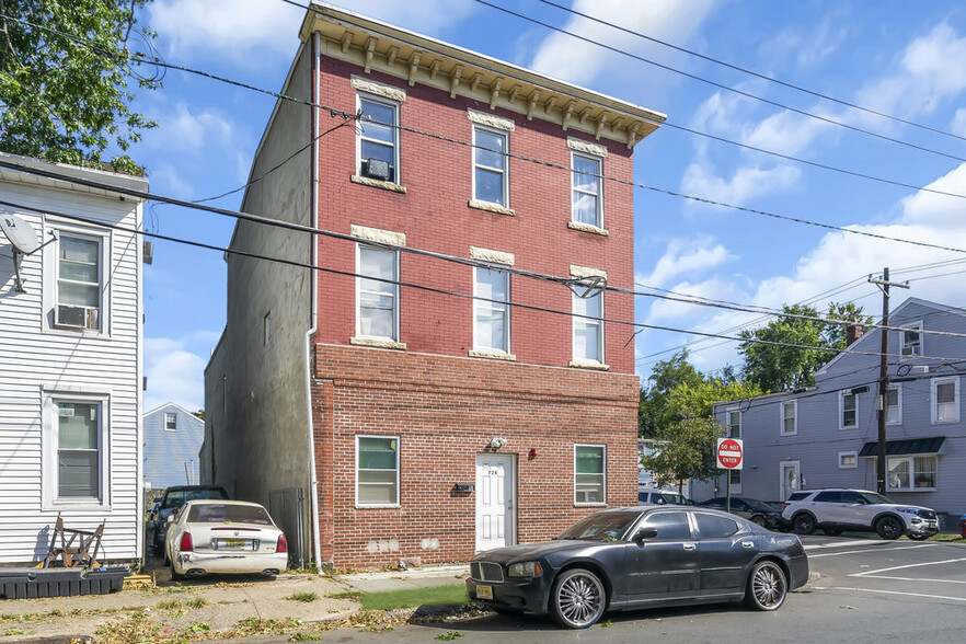 724 Division St, Trenton, NJ for sale - Building Photo - Image 2 of 56