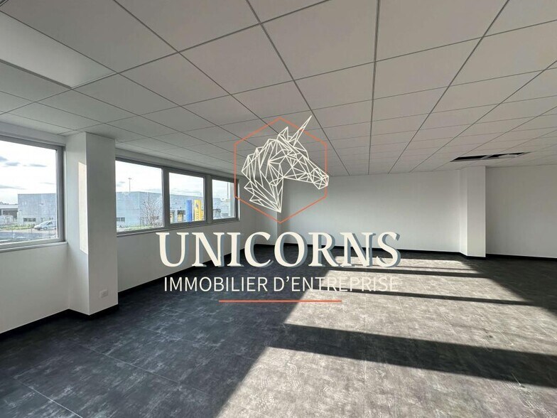 7 Avenue Didier Daurat, Blagnac to rent - Interior Photo - Image 3 of 9