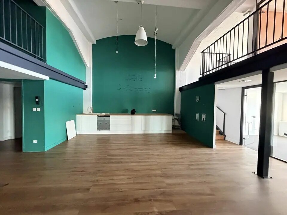 Office in Bordeaux to rent Building Photo- Image 1 of 13